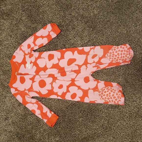 BUNDLE OF 2 GIRLS NIKE LONG SLEEVE OUTFITS - Picture 5 of 7